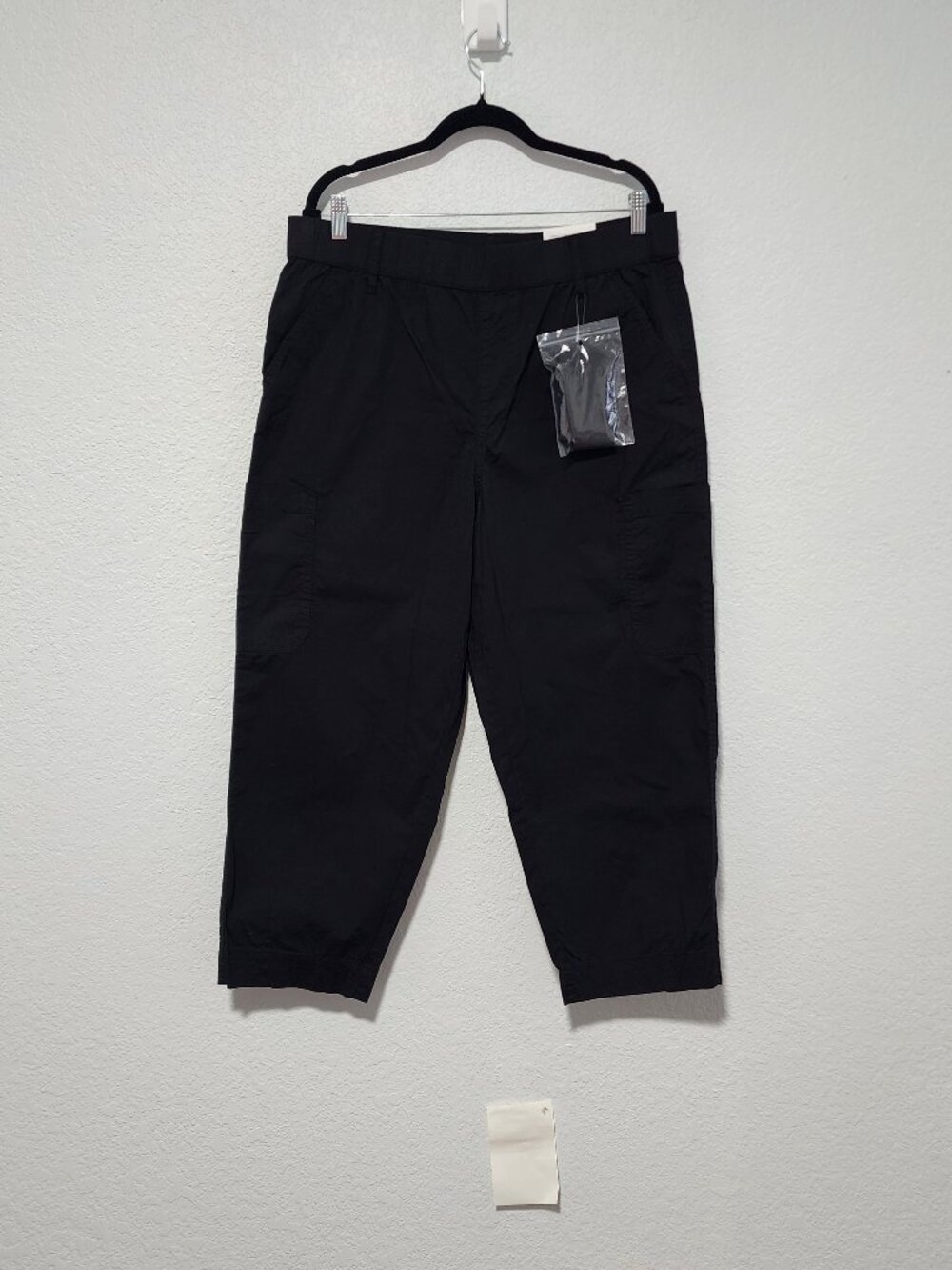 Chicos Pull On Tapered Cropped Black Cotton Pants 2.5 Plus Breathable Comfy NWT